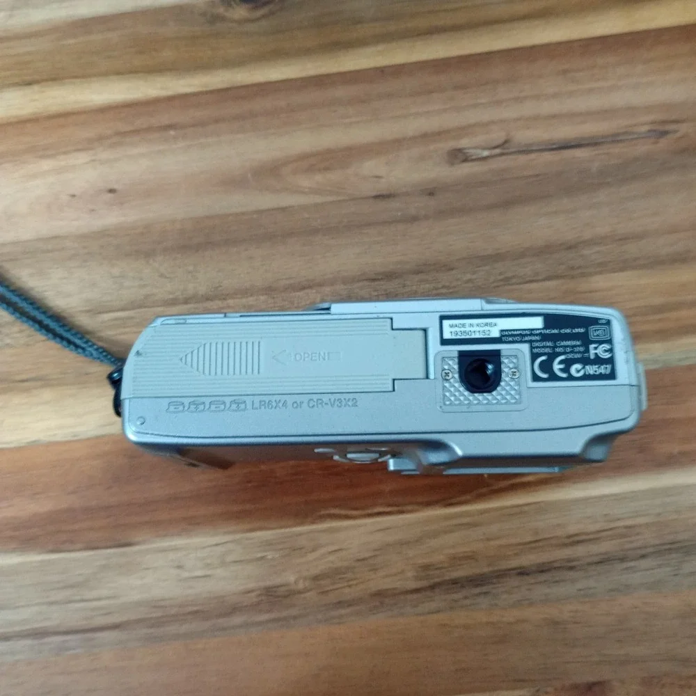 Olympus Camedia D-370 1.3MP Digital Point & Shoot‎ Camera UNTESTED PARTS REPAIR